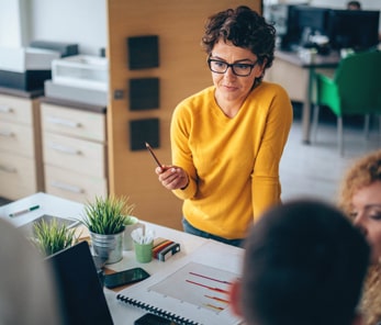 Lady in yellow shirt